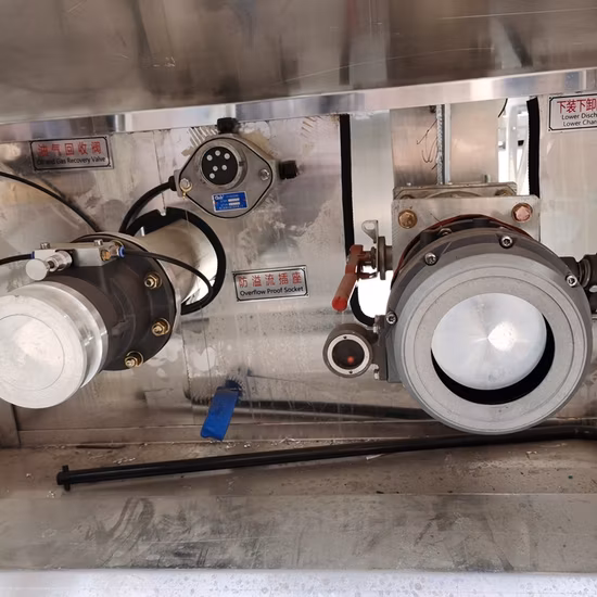 5 Compartments 6 Compartments 42000L 45000L 50000L 42cbm 45cbm 50cbm 3-Axles Aluminum Fuel Tanker Semi Trailer